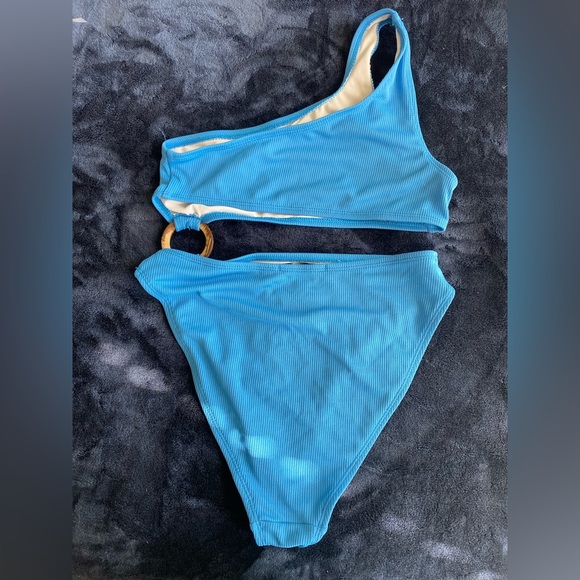 Misguided Swimsuit - Picture 2 of 3